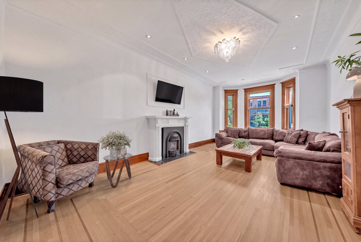 Living room with gas fireplace